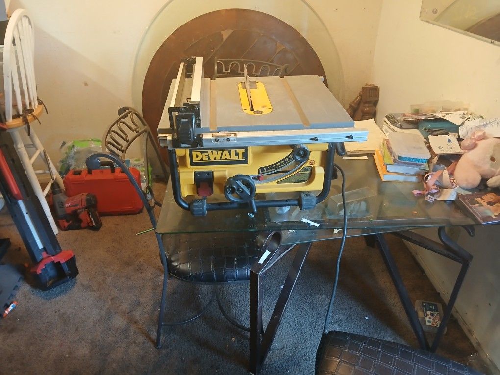 Table Saw Dewalt $200