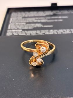 Diamond Ring - 14K Gold size 9 for women