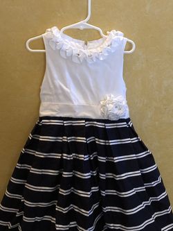 Girl Dress - Size 4-5