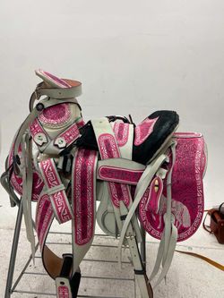 Montura charra bordada