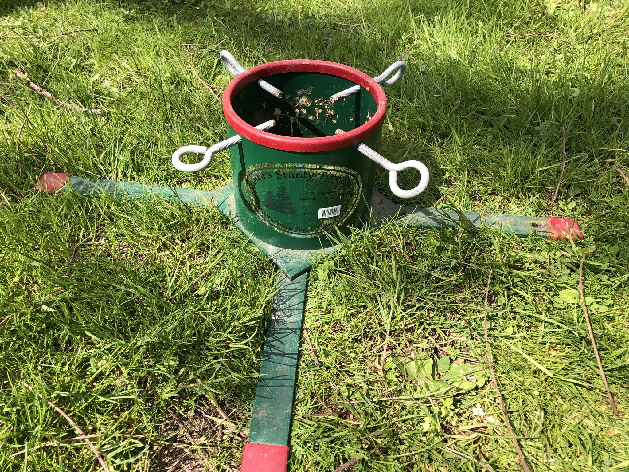 Santa’s Sturdy TREE STAND for MANY size trees up to 8 feet, only matter about trunk diameter 