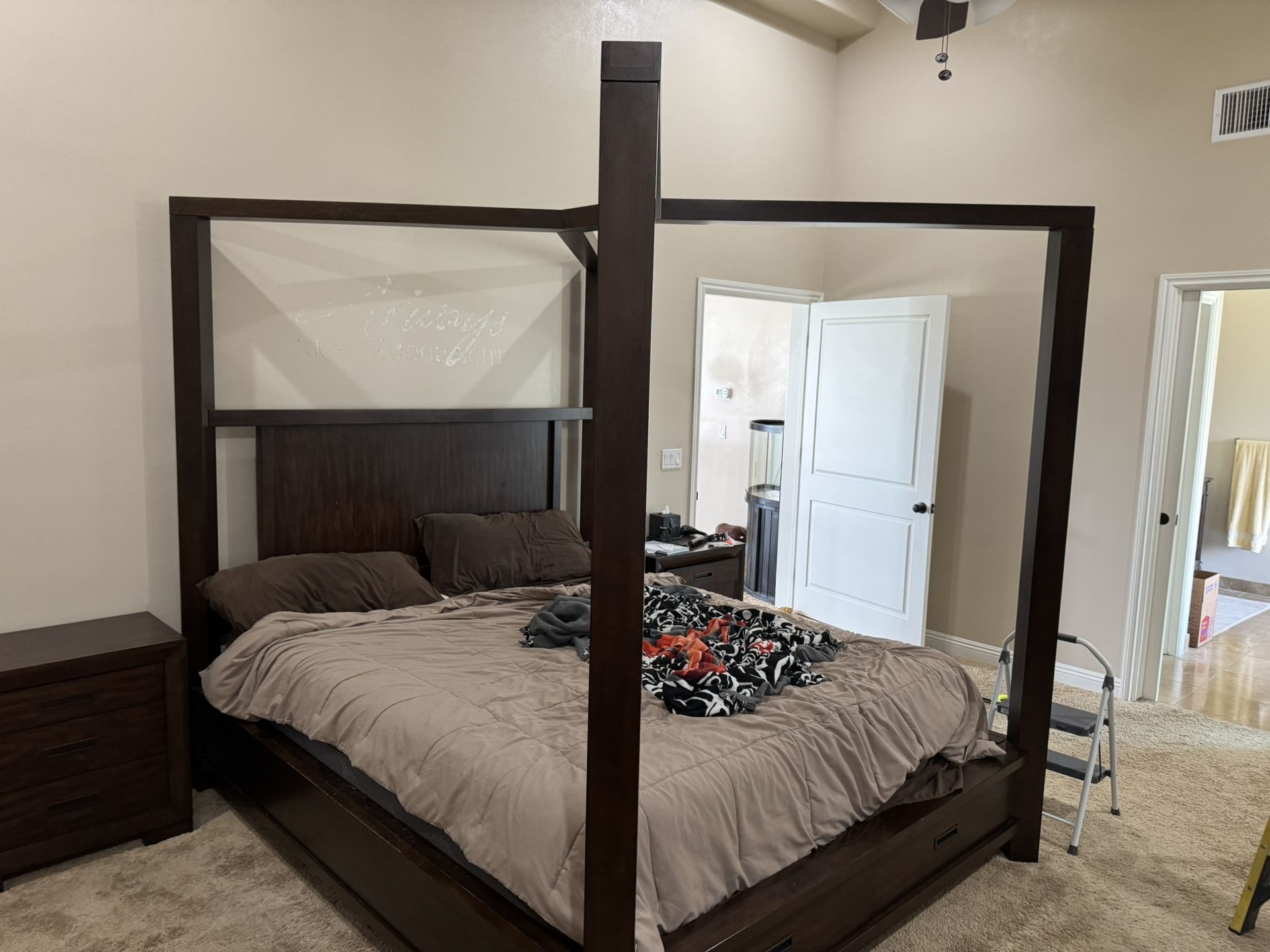 Cal King Luxury Six Piece Bedroom Set