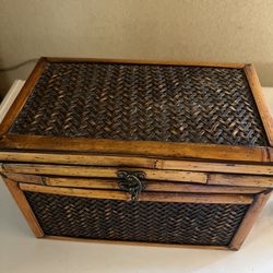 Beautiful Wooden Storage Box For Pictures, Jewelry, Accessories And More 