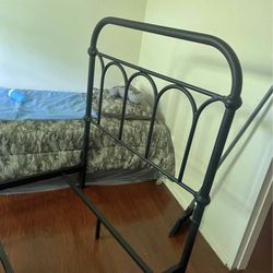 Twin bed frame Ashley Stewart 