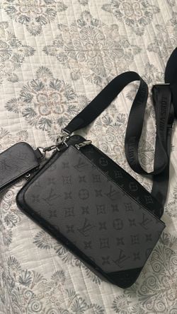 Louis Vuitton Men’s Messenger Bag