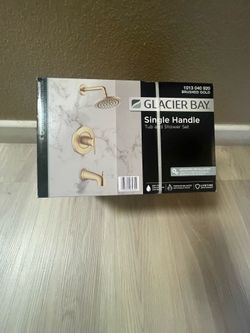 Tub and shower set