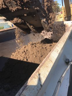 Free dirt free & free pea gravel