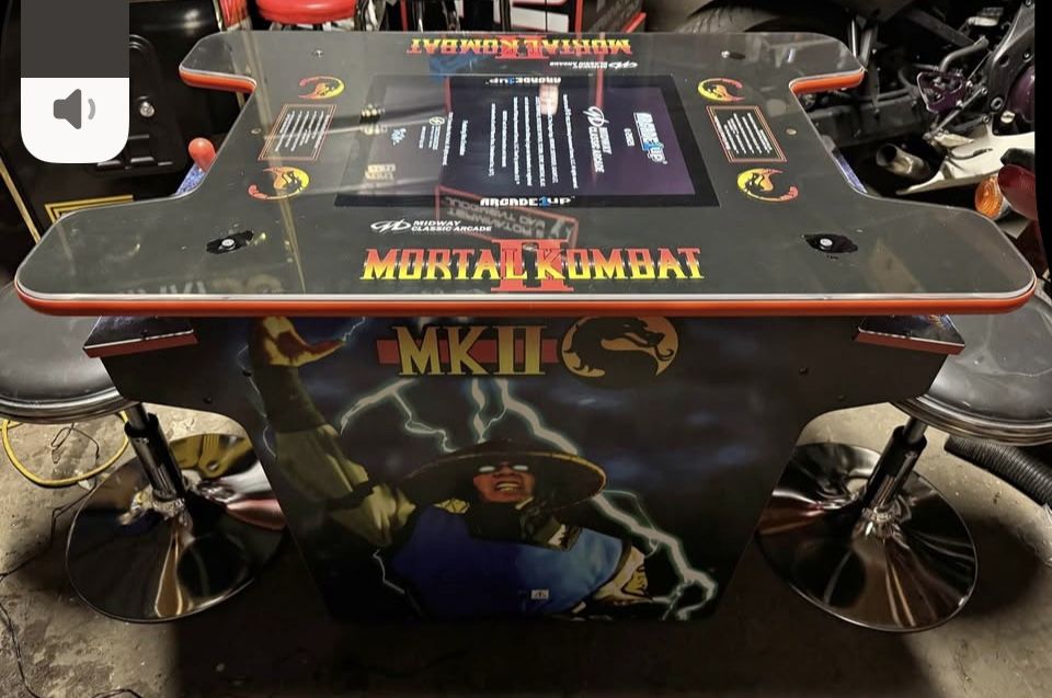 Mortal Kombat II Head to Head arcade