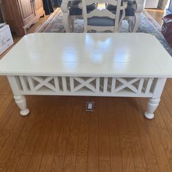 Basset Furniture Coffee And End Table