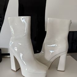 New Ivory Guess Boots 