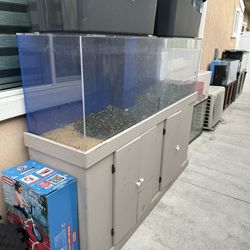 125 Gallon Fish Tank 
