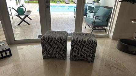 Set of 2 Upholstered Ottoman Cubes