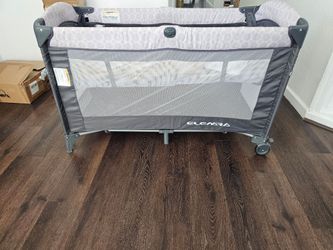 ELEMARА 4-in-1 Baby Bassinet / Bedside Crib – Like New