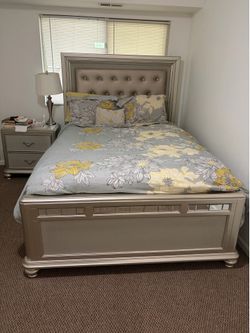 Vanity Bed with Mattress and Bedside drawer