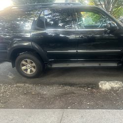 Toyota Sequoia 2005 