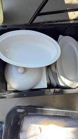 Kitchenware/plates