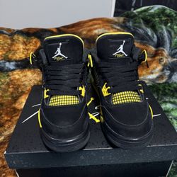 Air Jordan 4 Retro ‘Thunder’ 2023