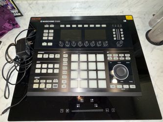 Native Instruments Maschine Studio MK2 Controller