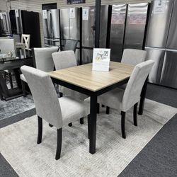 Dining Table Set. 🚚WE DELIVER🚚