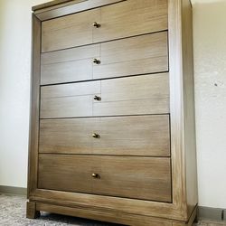 🪴 Beautiful Sausalito Six Drawer Wood Dresser - Delivery Available! 🪴