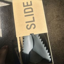 Yeezy Slides Dark Onyx 