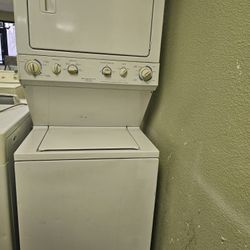 Kenmore Stackble Washer And Electric Dryer Working Perfectly Fine Very Clean Super Capacity I Can Deliver To You 90 Days Warranty 