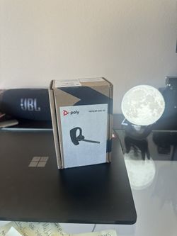 Poly Voyager 5200 - Headset
