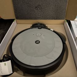 iRobot Roomba i1 Vacuum Cleaning Robot