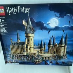 LEGO Harry Potter: Hogwarts Castle (71043) Factory Sealed