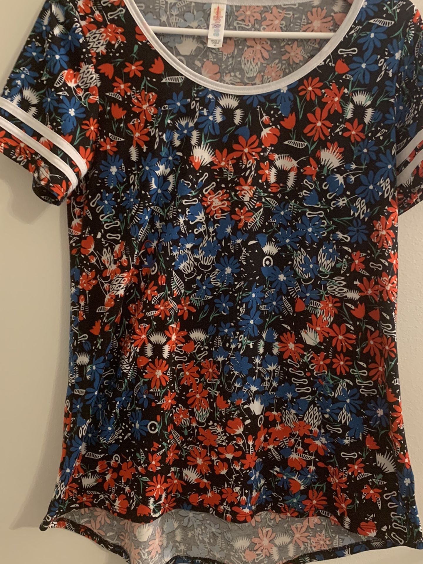 Lularoe Size XS Short Sleeve Blouse