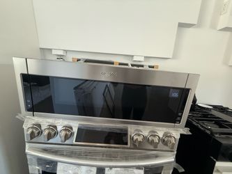 Whirlpool MICROWAVE Model WML75011HZ - 5 * Like New