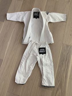Gracie Jujitsu Gi - Kids Size C00 (Available )