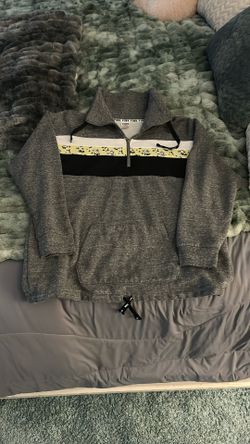 Women’s 1/2 Zip Sweatshirt W/pockets