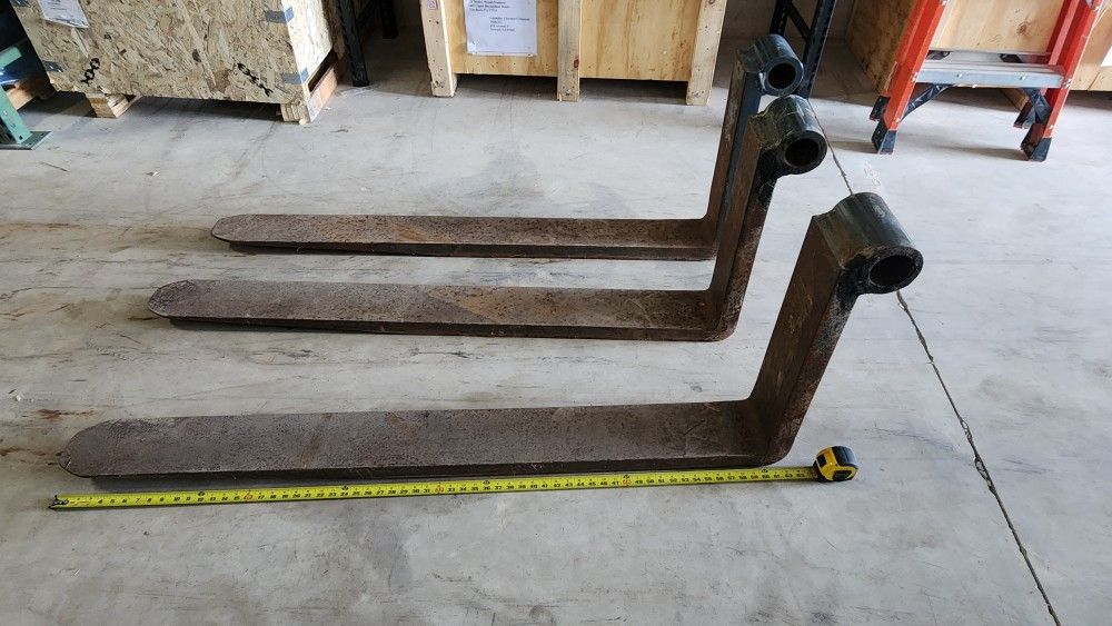 2 Pair's Of 5' Skytrack Forklift Forks