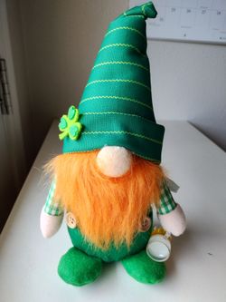 St Patrick's Day Fabric Gnome Plush “LUCKY” Signature Select New with Tags