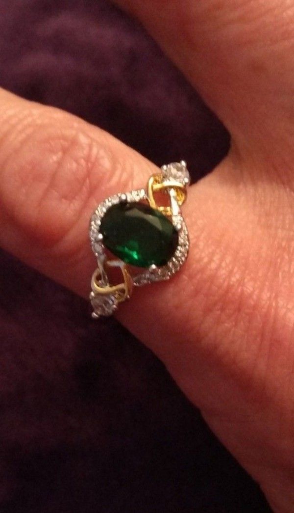 Oval-Cut GREEN ZIRCON Wedding Ring