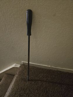 Handheld crowbar