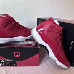 Retro Jordan 11’s Size 10