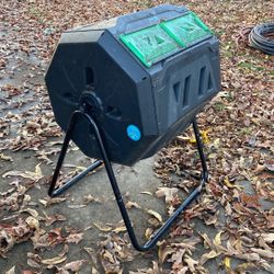 Composter, Tumbler, Vremi Brand. $15