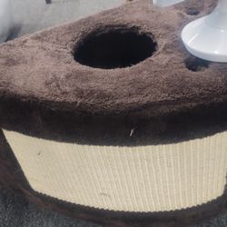 Cat Scratch Ramp And Playhouse