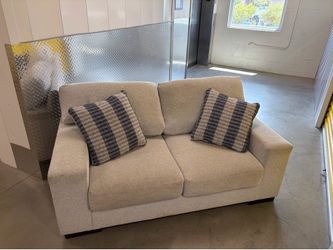 Couch (Ashley Furniture)