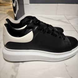 Alexander McQueen Oversized Larry Leather Sneakers Black White EU 45 Men