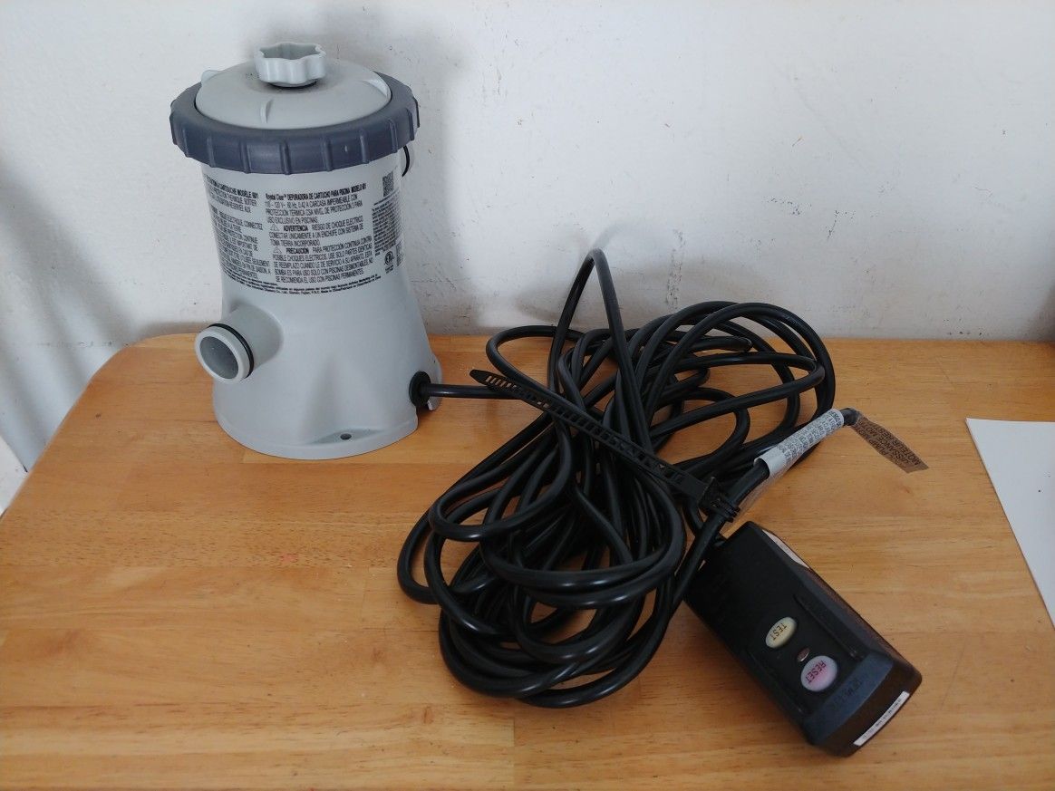 INTEX POOL PUMP W/FILTER KRYSTAL CLEAR