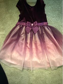 Size 10 girl’s beautiful party dress.