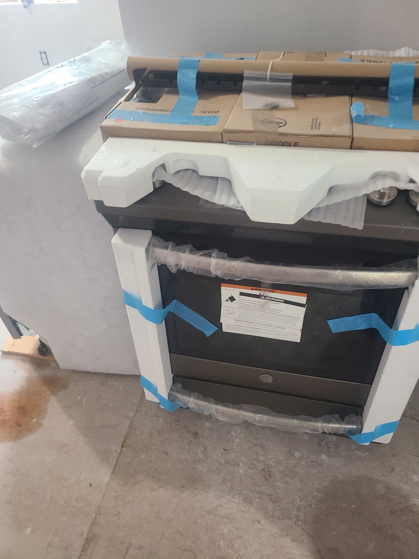 GE 30″ Slide-In Front-Control Convection Gas Range No Preheat Air Fry Fingerprint Resistant Slate – Jumbo Industrial Brand New X4