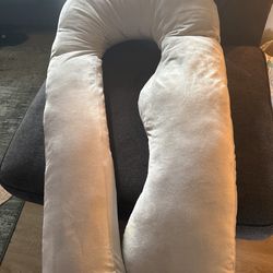 Maternity pillow