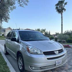2004 Toyota Sienna