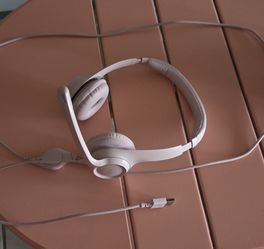 Logitech Headset w/microphone 