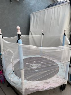 USED 60" Trampoline for Kids, Toddler Trampoline Indoor with Net, Age 3-8 5FT