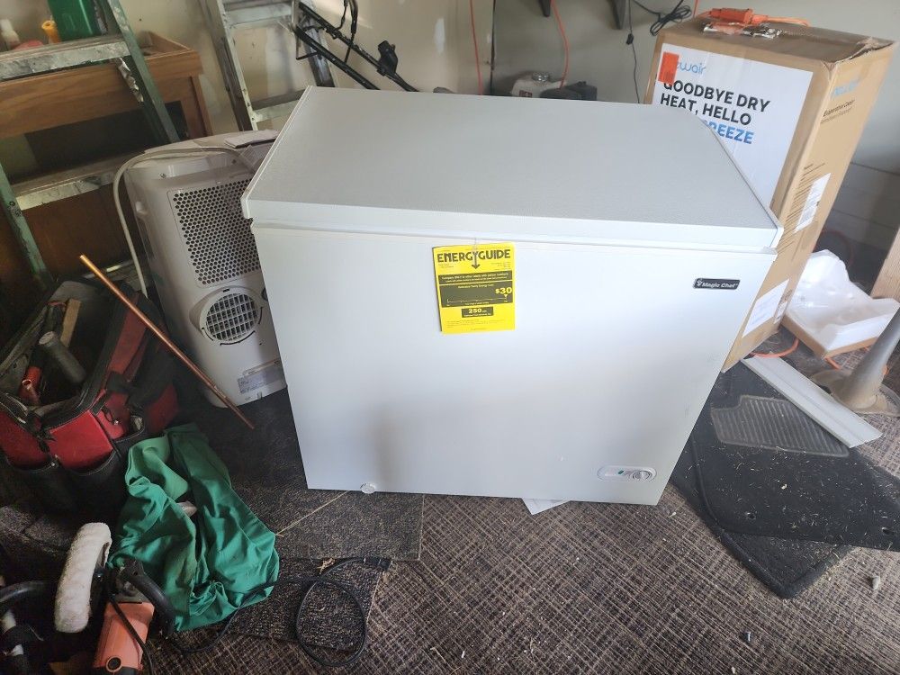 Magic Chef 7.0 Deep Freezer , Lil Banged up on the side. But Never Used